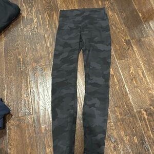 COPY - Lulu lemon wonder under leggings size 4 camo